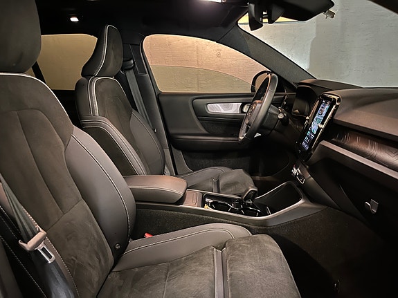 Volvo XC40 20 of 27