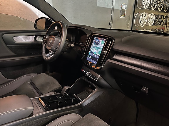 Volvo XC40 19 of 27