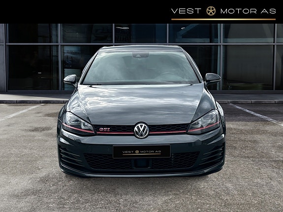 Volkswagen Golf VII 2 of 30