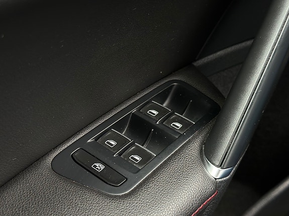 Volkswagen Golf VII 30 of 30