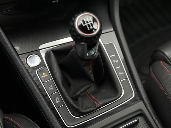 Volkswagen Golf VII 22 of 30