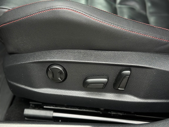 Volkswagen Golf VII 10 of 30