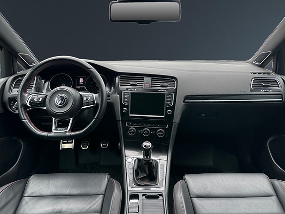 Volkswagen Golf VII 12 of 30