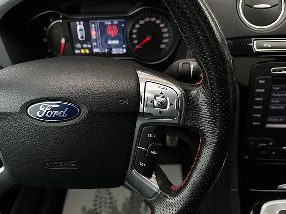Ford S-MAX 16 of 30