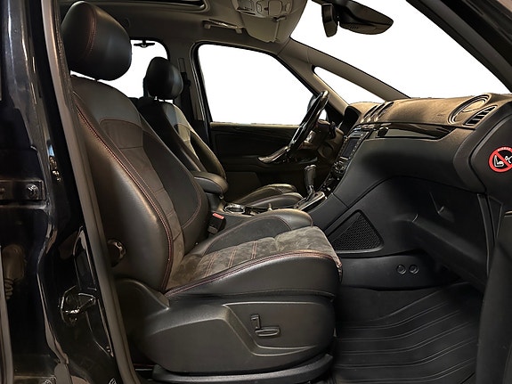 Ford S-MAX 27 of 30