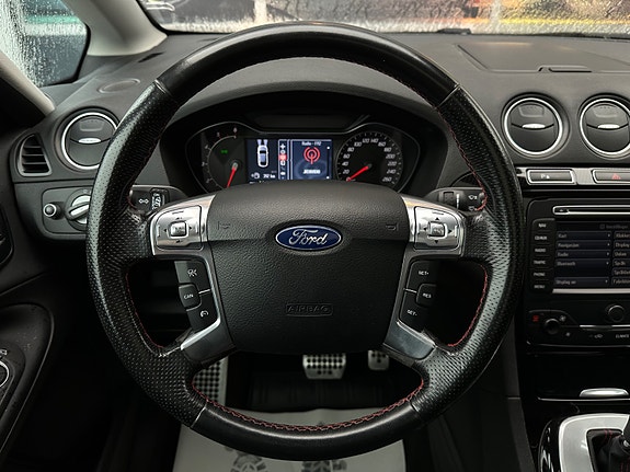 Ford S-MAX 14 of 30