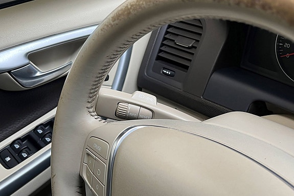 Volvo XC60 27 of 30
