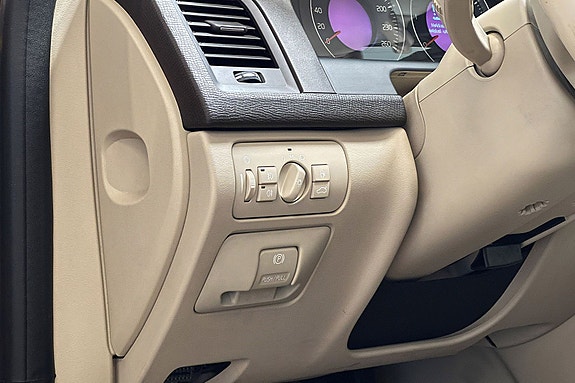 Volvo XC60 17 of 30