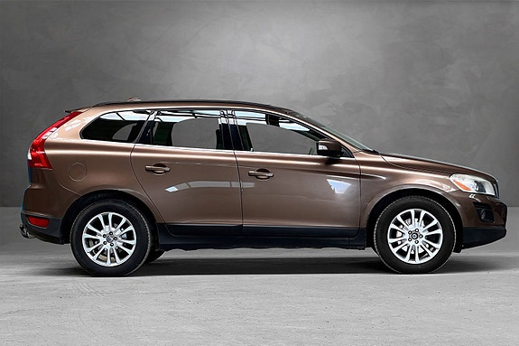Volvo XC60 8 of 30