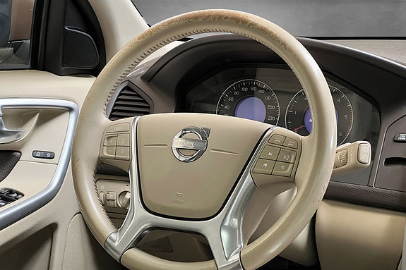 Volvo XC60 22 of 30