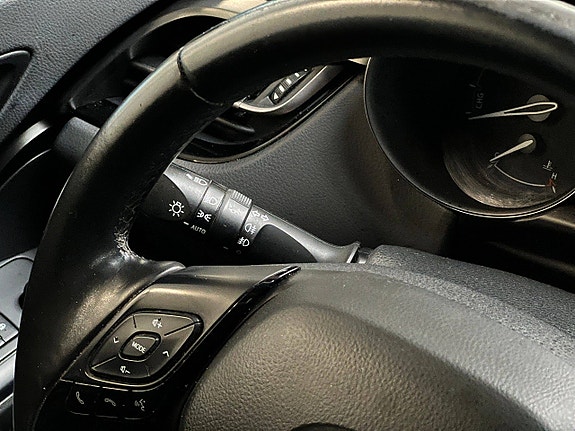 Toyota C-HR 18 of 30