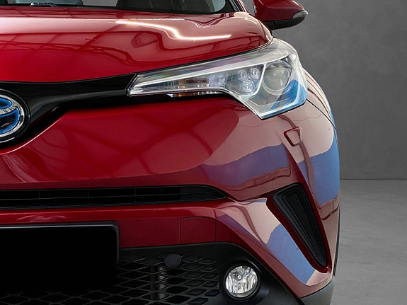 Toyota C-HR 3 of 30