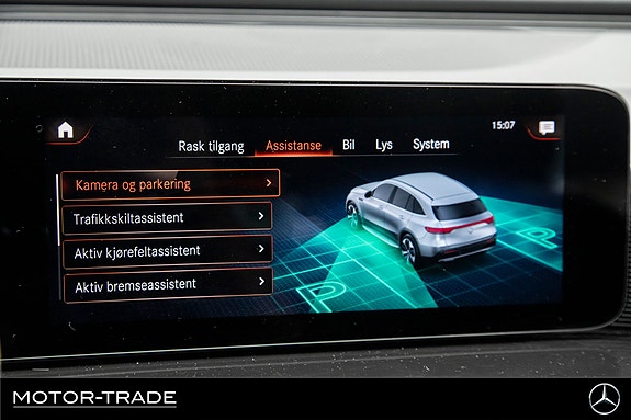 Mercedes-Benz EQC400 17 of 29