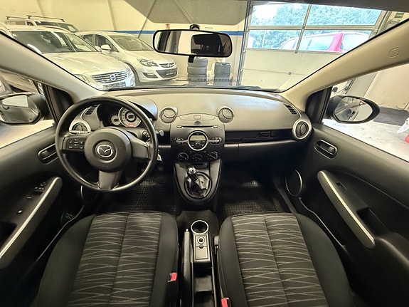 Mazda 2 17 of 26