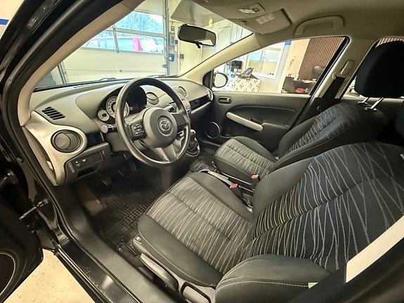 Mazda 2 14 of 26