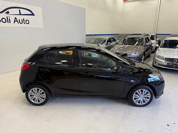 Mazda 2 8 of 26
