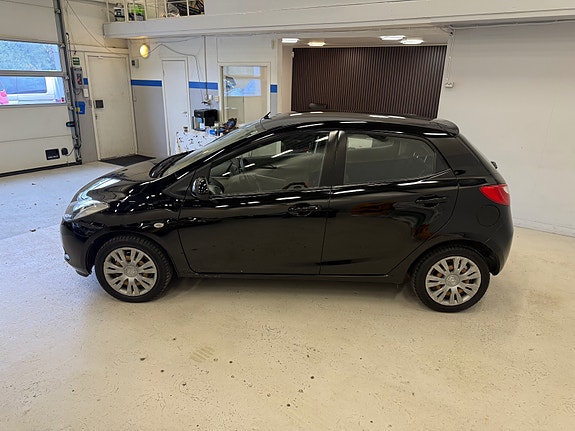 Mazda 2 7 of 26