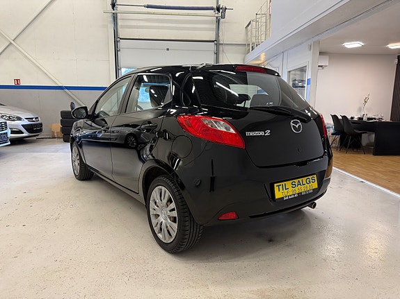 Mazda 2 11 of 26