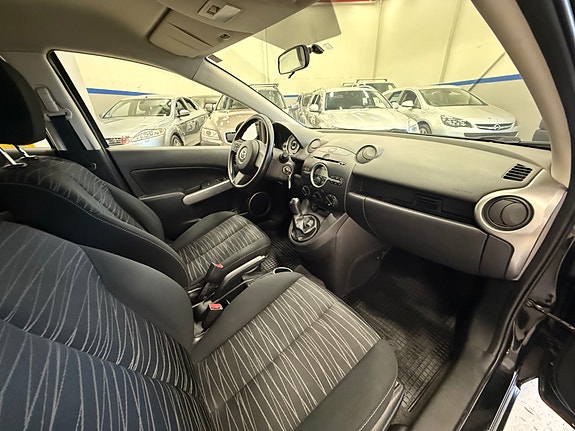 Mazda 2 15 of 26