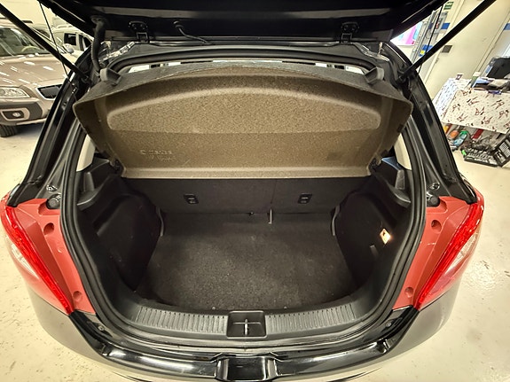 Mazda 2 23 of 26