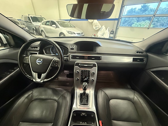 Volvo V70 20 of 30