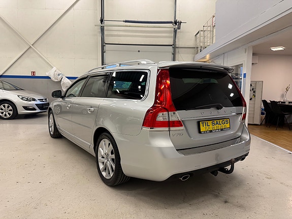 Volvo V70 7 of 30