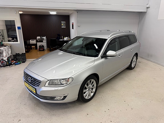 Volvo V70 2 of 30