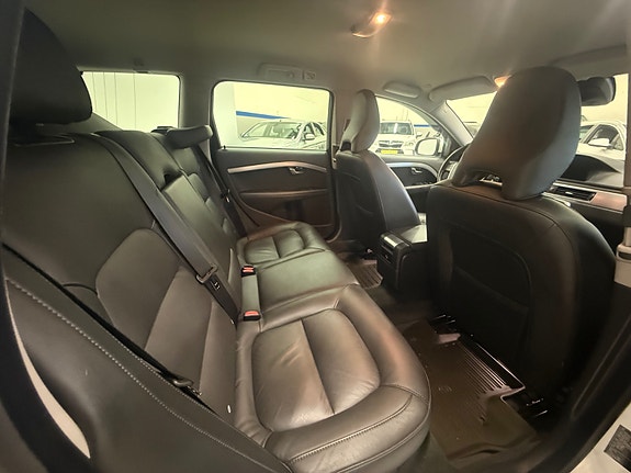 Volvo V70 16 of 30