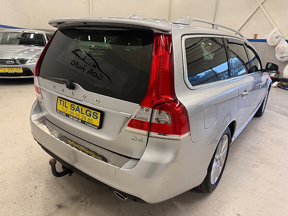 Volvo V70 8 of 30