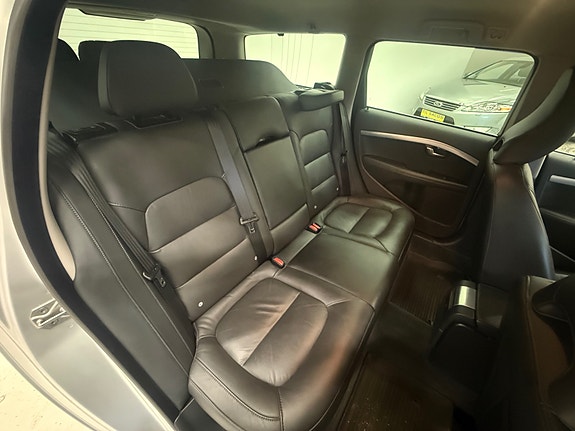 Volvo V70 18 of 30