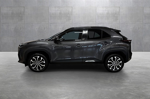 Toyota Yaris Cross 2 of 30