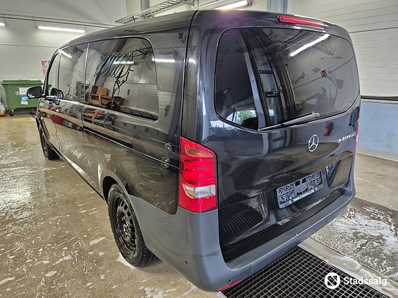 Mercedes-Benz Vito Tourer 2 of 10