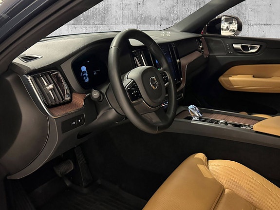 Volvo XC60 16 of 30