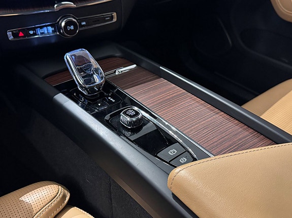 Volvo XC60 18 of 30