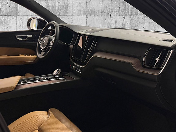 Volvo XC60 30 of 30