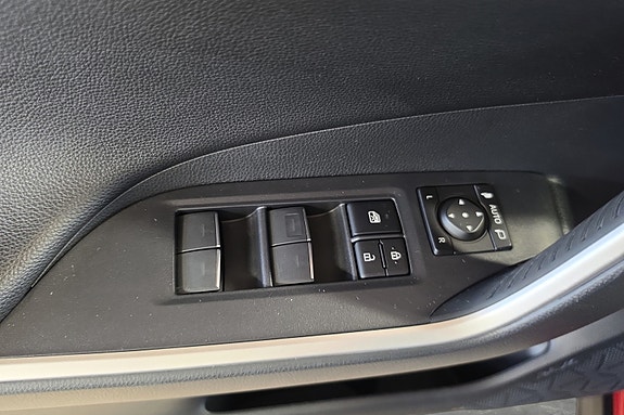 Toyota RAV4 Plug-in Hybrid 22 of 24