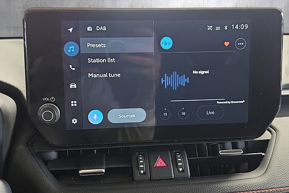 Toyota RAV4 Plug-in Hybrid 14 of 24