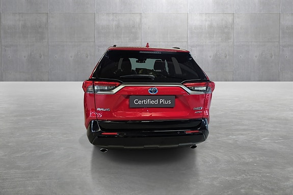 Toyota RAV4 Plug-in Hybrid 4 of 24