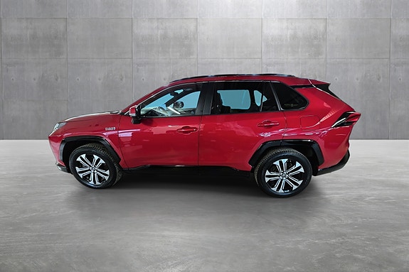 Toyota RAV4 Plug-in Hybrid 2 of 24