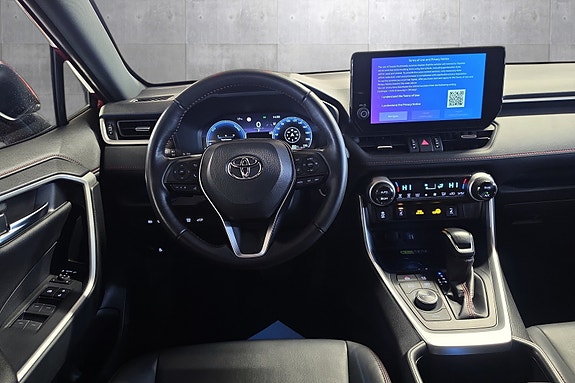 Toyota RAV4 Plug-in Hybrid 10 of 24