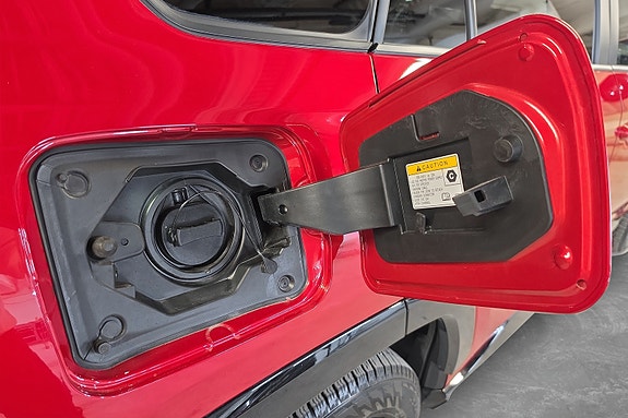 Toyota RAV4 Plug-in Hybrid 9 of 24