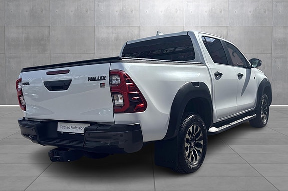 Toyota HiLux 5 of 25