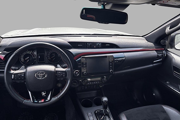 Toyota HiLux 9 of 25