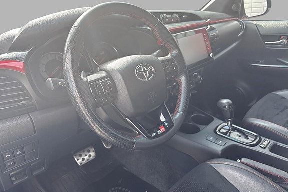 Toyota HiLux 10 of 25