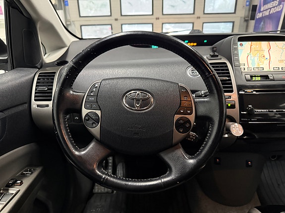 Toyota Prius 23 of 30