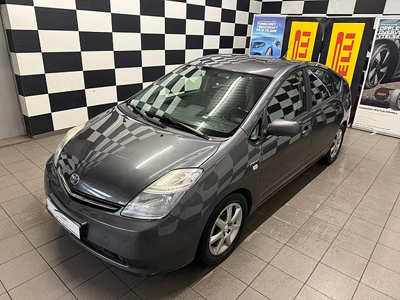 Toyota Prius 2 of 30
