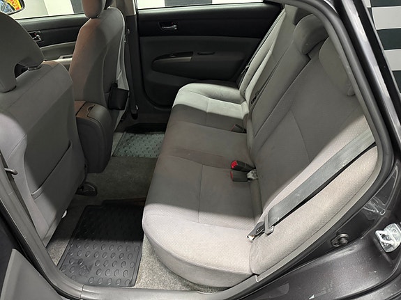 Toyota Prius 20 of 30