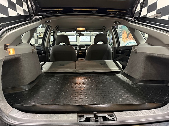 Toyota Prius 15 of 30
