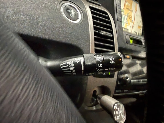 Toyota Prius 27 of 30