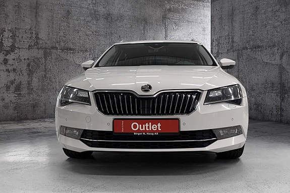 Skoda Superb 2 of 15